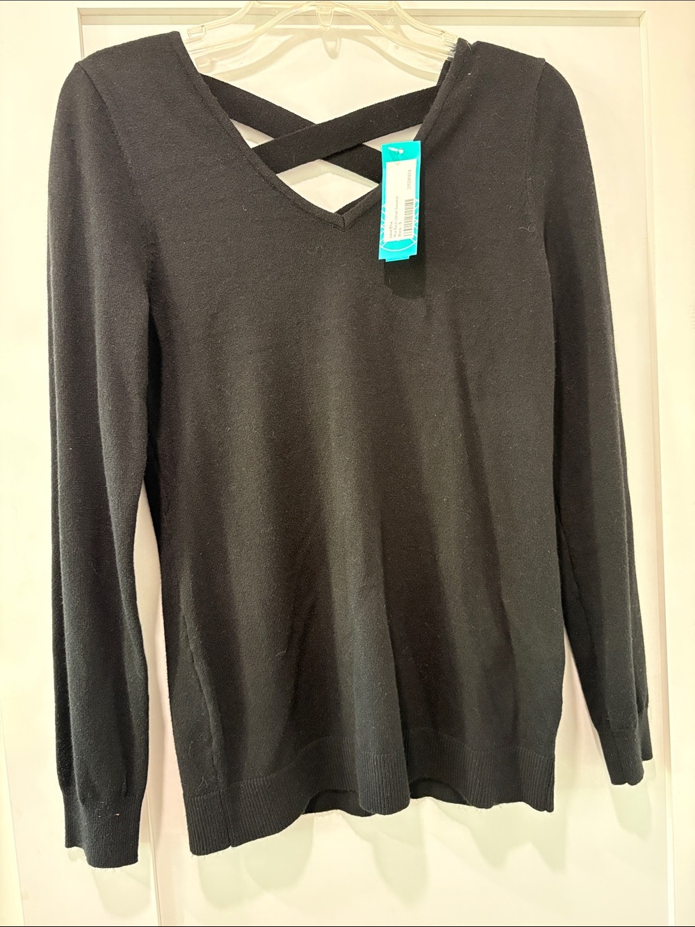 Black Women’s Crisscross Back V-Neck Sweater
